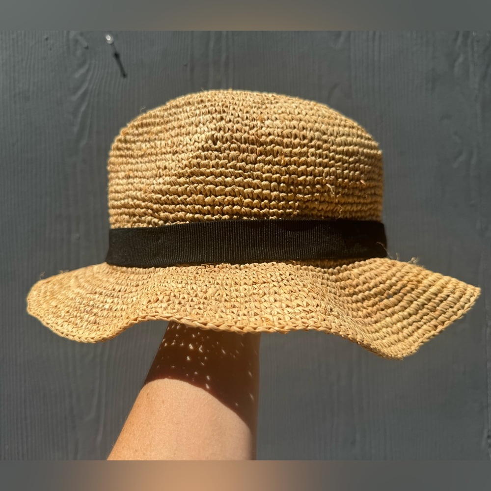 J Crew Packable Straw Raffia Hat with Black Ribbon Size M/L - Picture 2 of 9